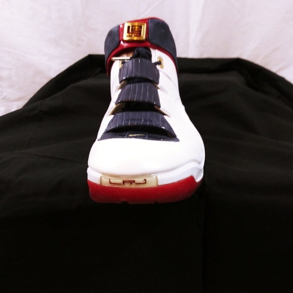 VTG NIKE ZOOM King James Basketball shoes 4"Cavs Playoffs-314617-161 - Picture 6 of 8